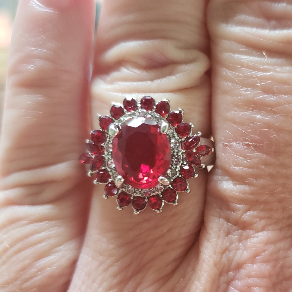 COLLIDING HEARTS 5CT GARNET & SAPPHIRE COCKTAIL RING IN FINE SILVER PLATE